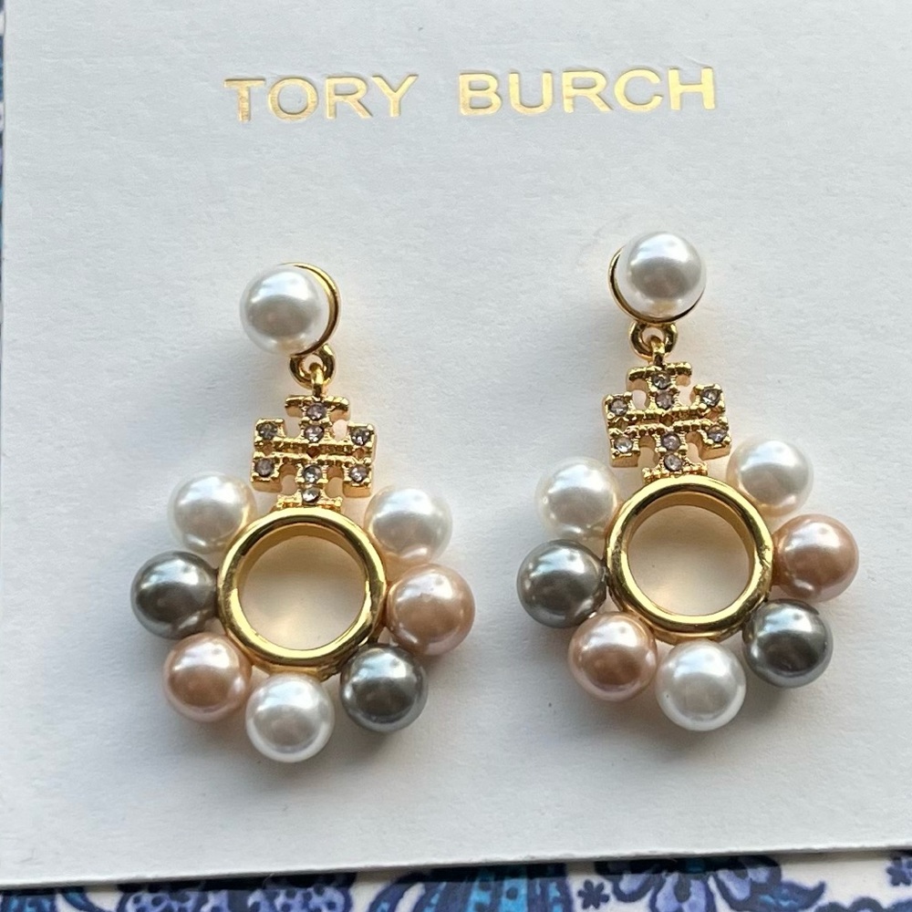 Tory burch pearls mini drop earings! They are stunning!